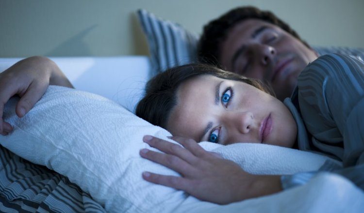 Spavanje s otvorenim očima može uzrokovati brojne zdravstvene probleme
